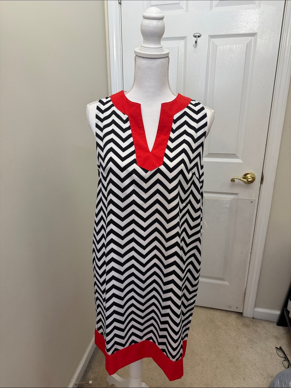Sleeveless Black & White Chevron Shift Dress with Red Trim